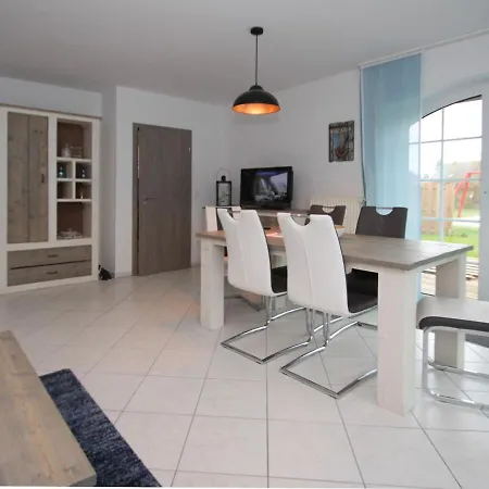 Mit Garten Und Terrasse In Holiday home Dornum
