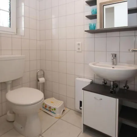 Holiday home Mit Garten Und Terrasse In *